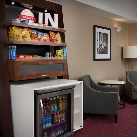 Hampton Inn Шелбивилл Экстерьер фото
