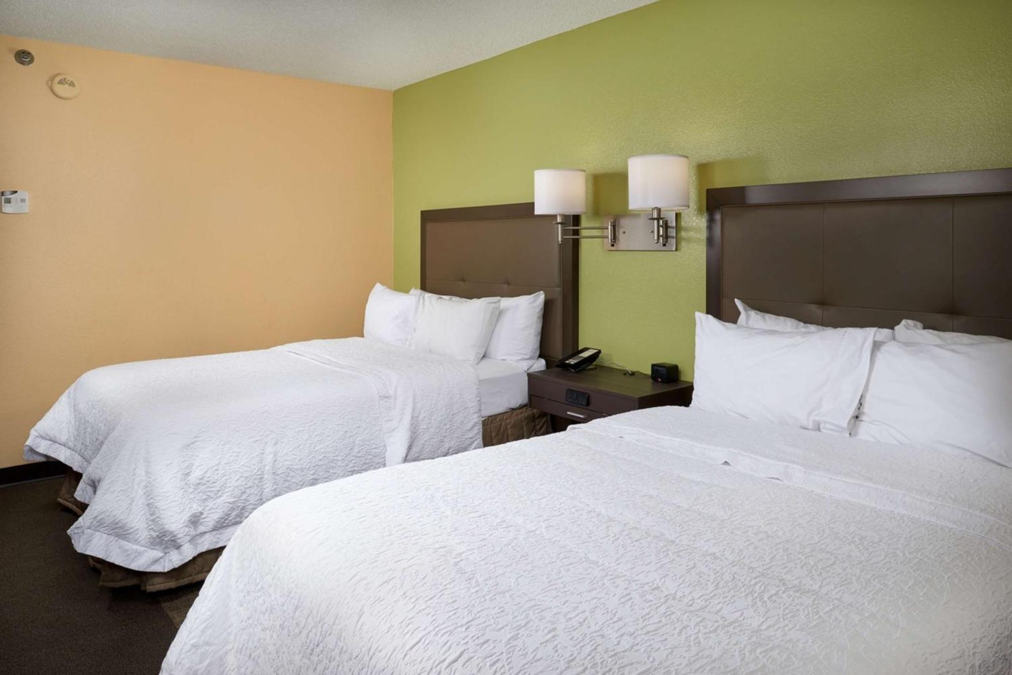 Hampton Inn Шелбивилл Экстерьер фото