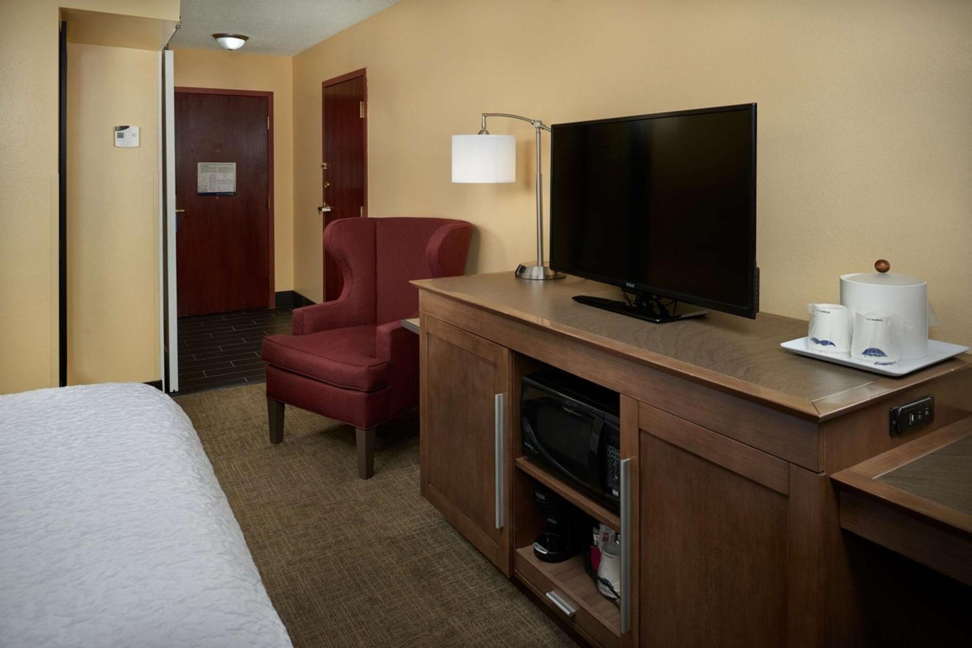 Hampton Inn Шелбивилл Экстерьер фото
