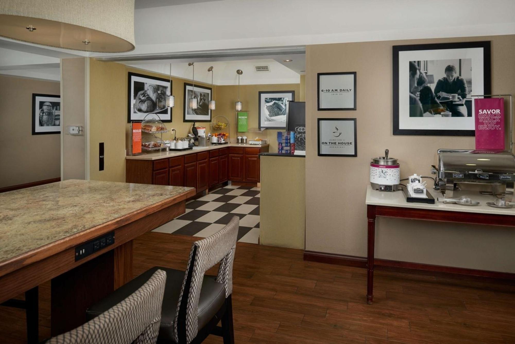 Hampton Inn Шелбивилл Экстерьер фото