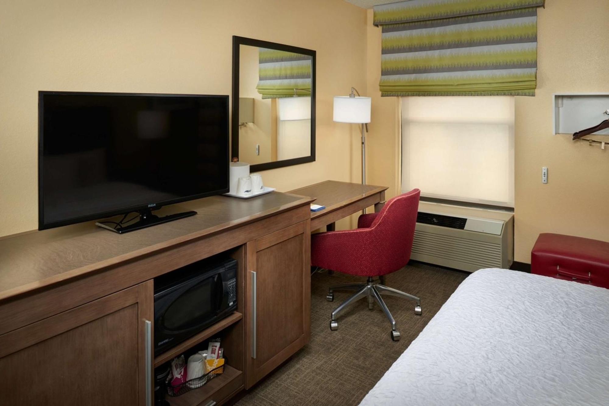 Hampton Inn Шелбивилл Экстерьер фото