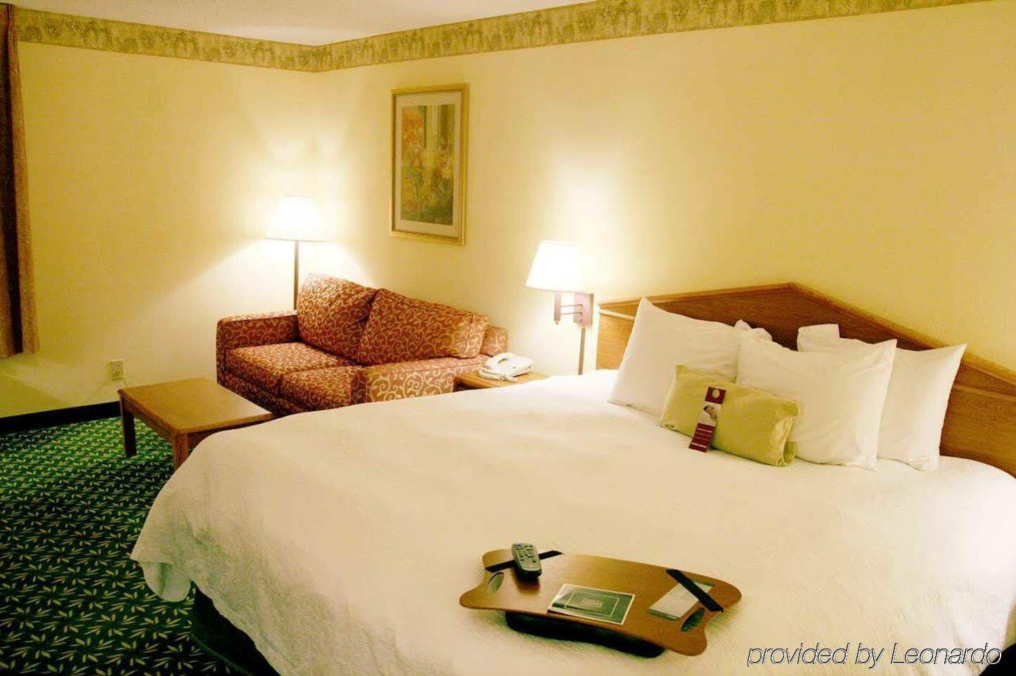 Hampton Inn Шелбивилл Экстерьер фото